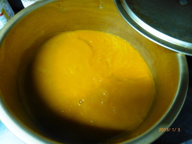 かぼちゃスープ作り鍋に