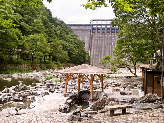 湯原の名勝「砂湯」