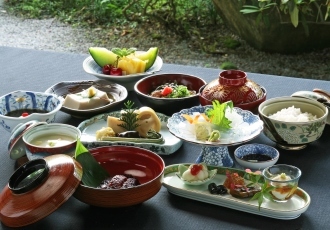 精進料理と庭