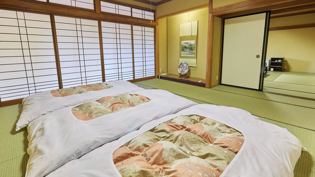 ８畳+８畳客室寝室