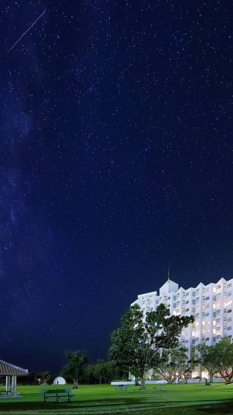 夜空とホテル