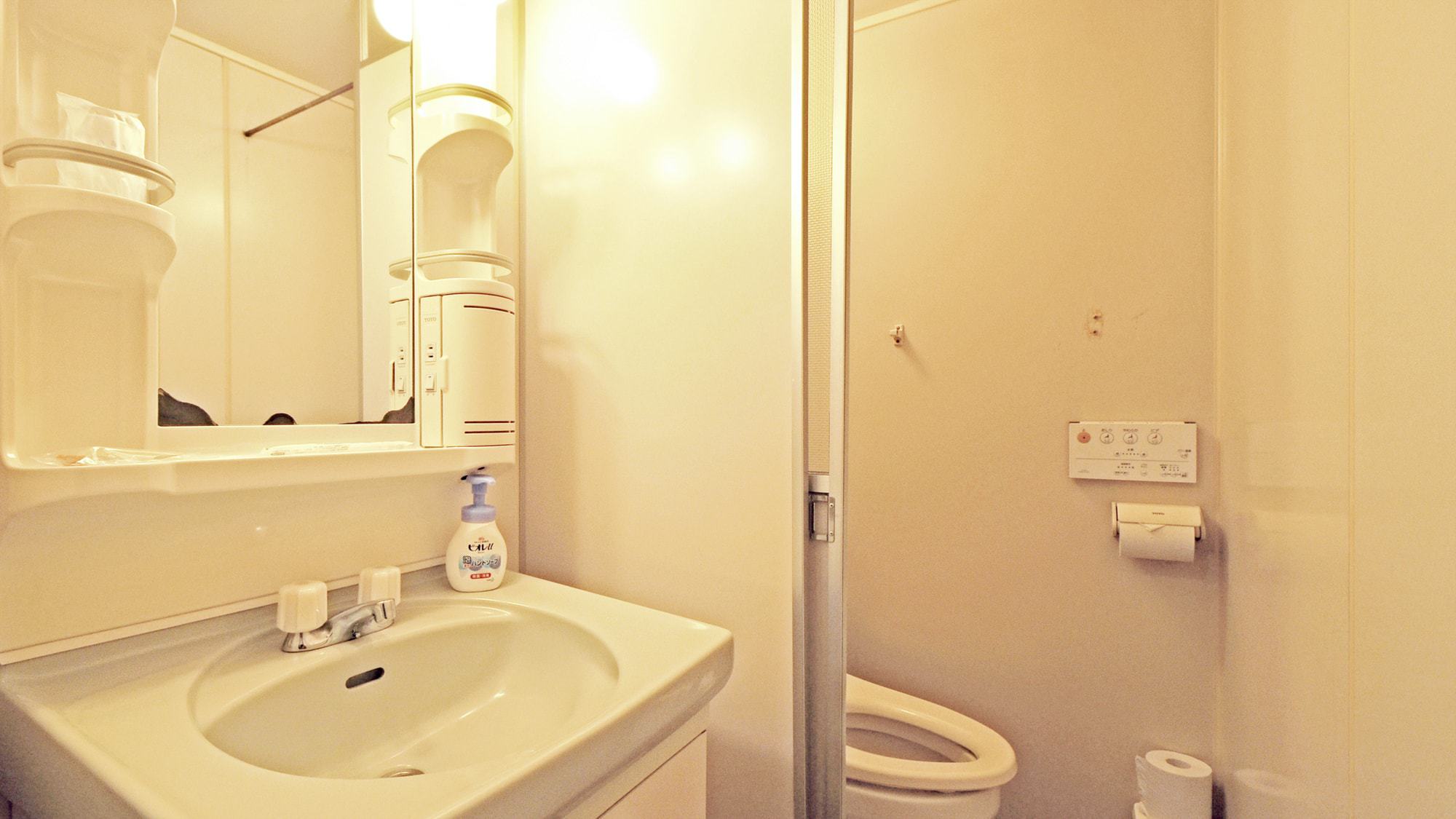 【本館 和室10畳】洗面・トイレ付、バスなし。大浴場をご利用ください。