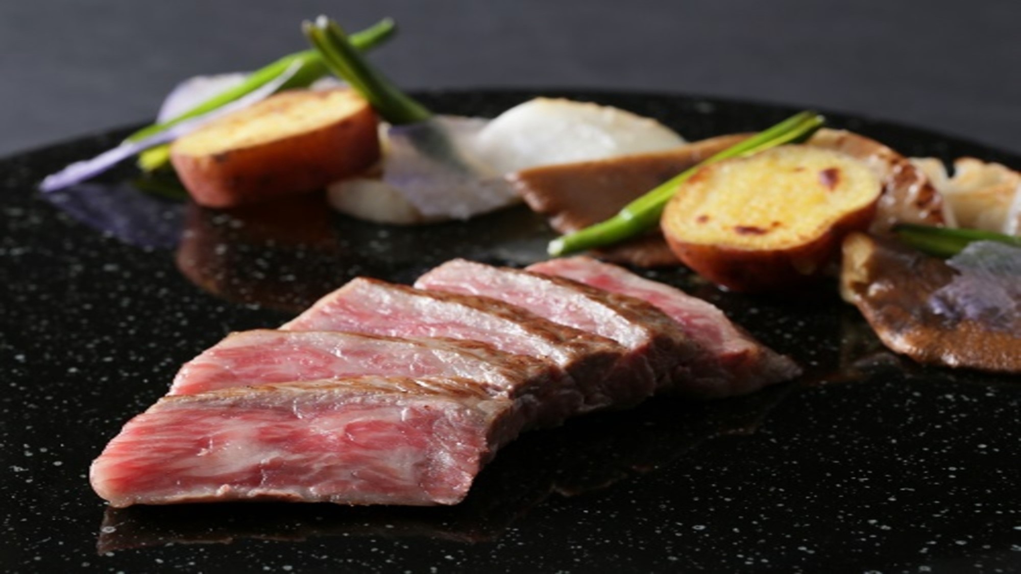 【鉄板焼「匠」】「料理長 特選食材」「匠の技」「おいしい」が競演するヘルシーな鉄板焼をお楽しみ下さい