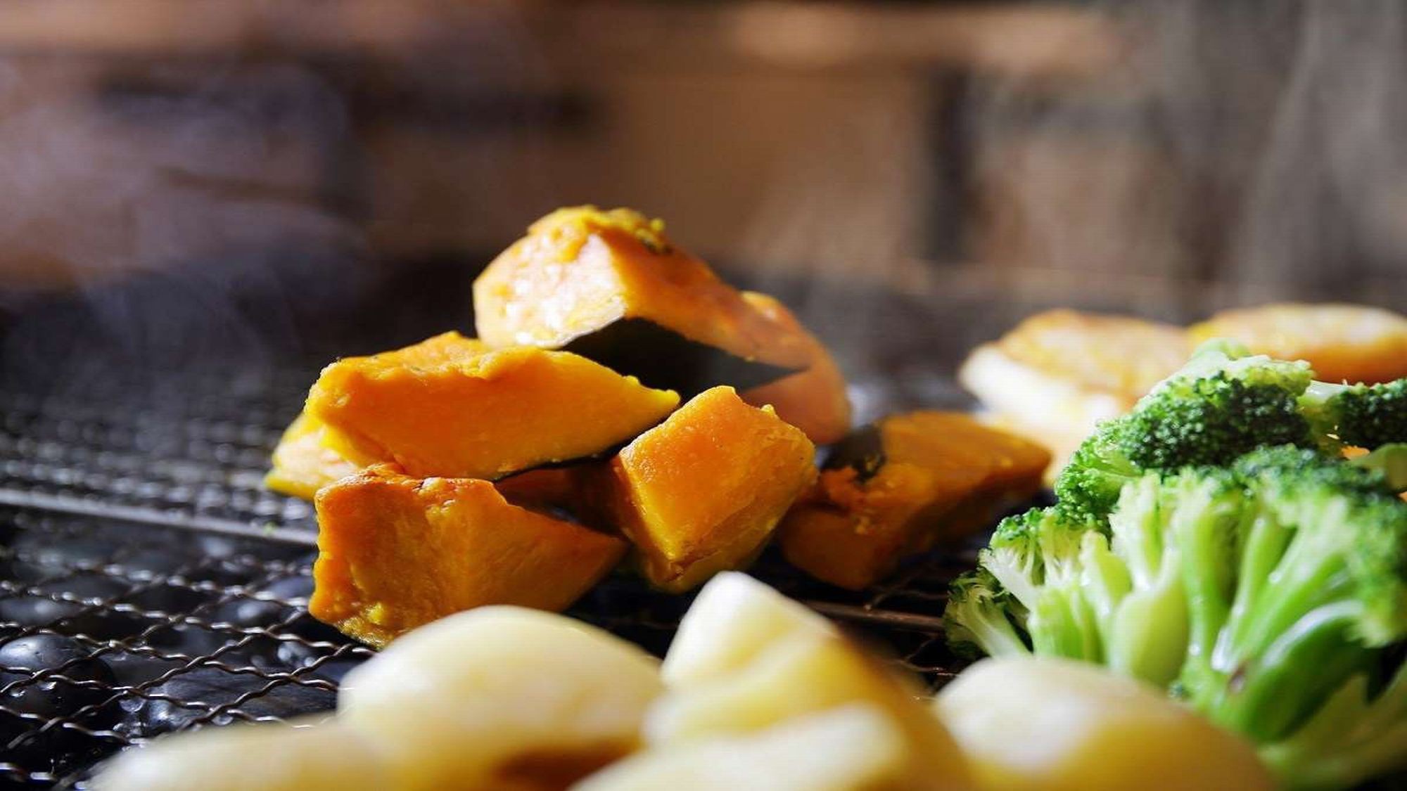 朝食ビュッフェ／ご朝食には焼き立てのメニューを