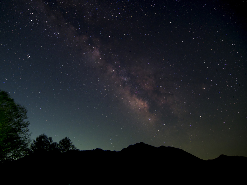 空気が澄んでいる高原の夜風を感じながら天体観測はいかかでしょうか