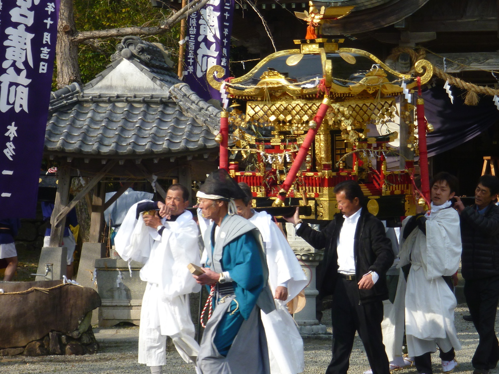 大江八幡宮の春祭り、400年以の歴史（2017年3月26日平野屋旅館・食事処「辨」から1０メート）