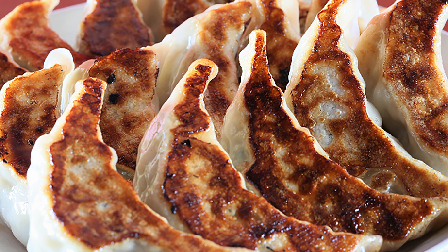 【朝食】宇都宮で大人気「宇都宮餃子専門店 悟空」の4種類の餃子が愉しめる餃子BARをご用意