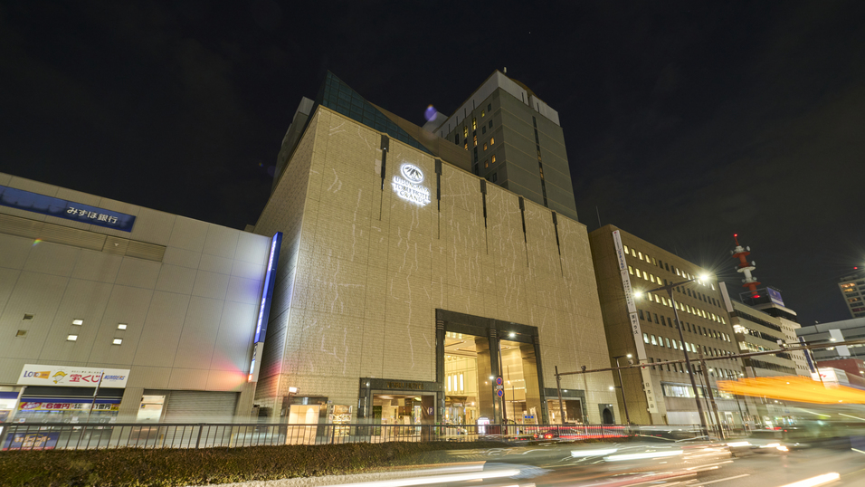 ホテル外観(夜)