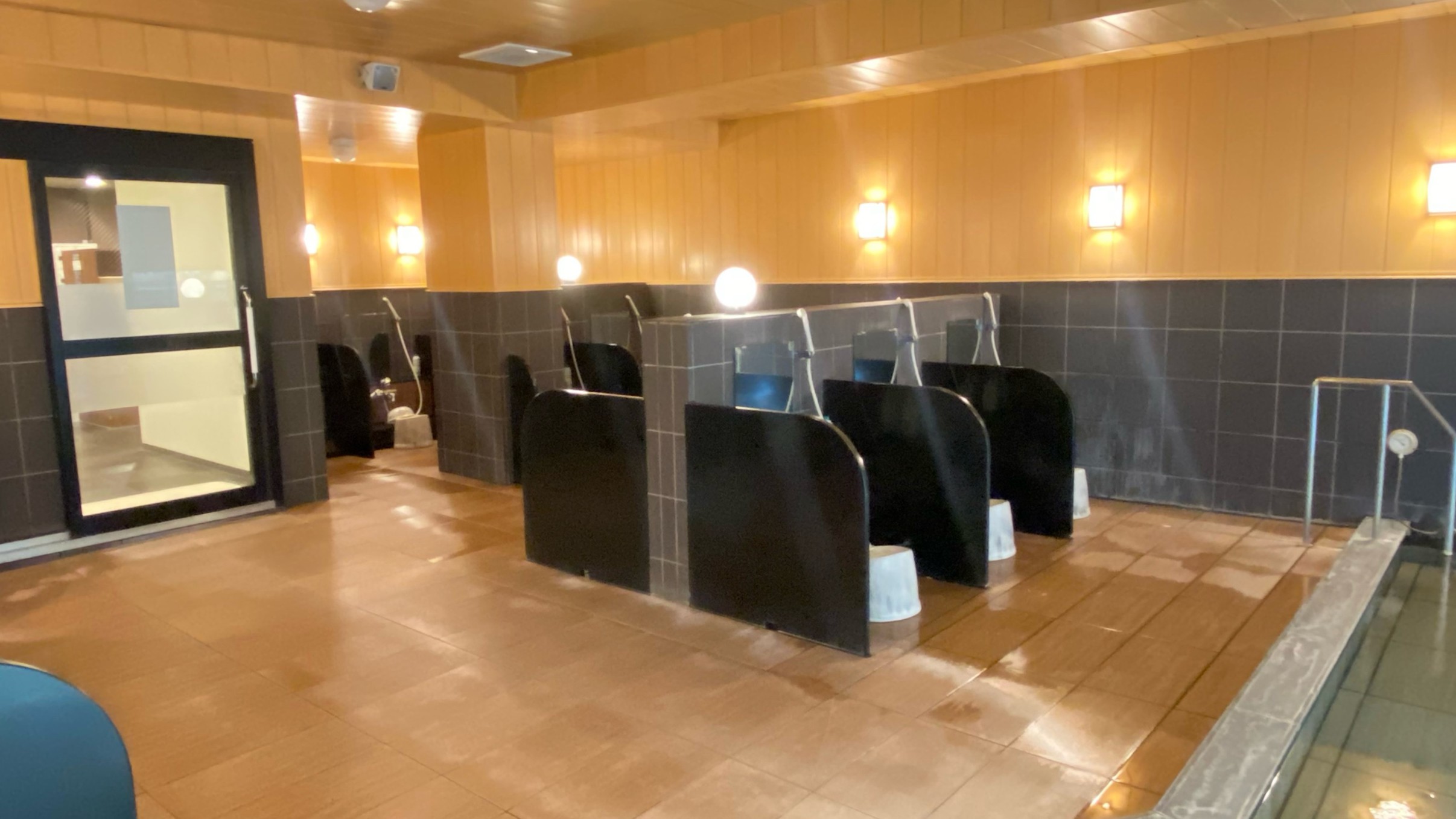 名取岩沼温泉「旅人の湯」（加温・循環ろ過式）・男性大浴場