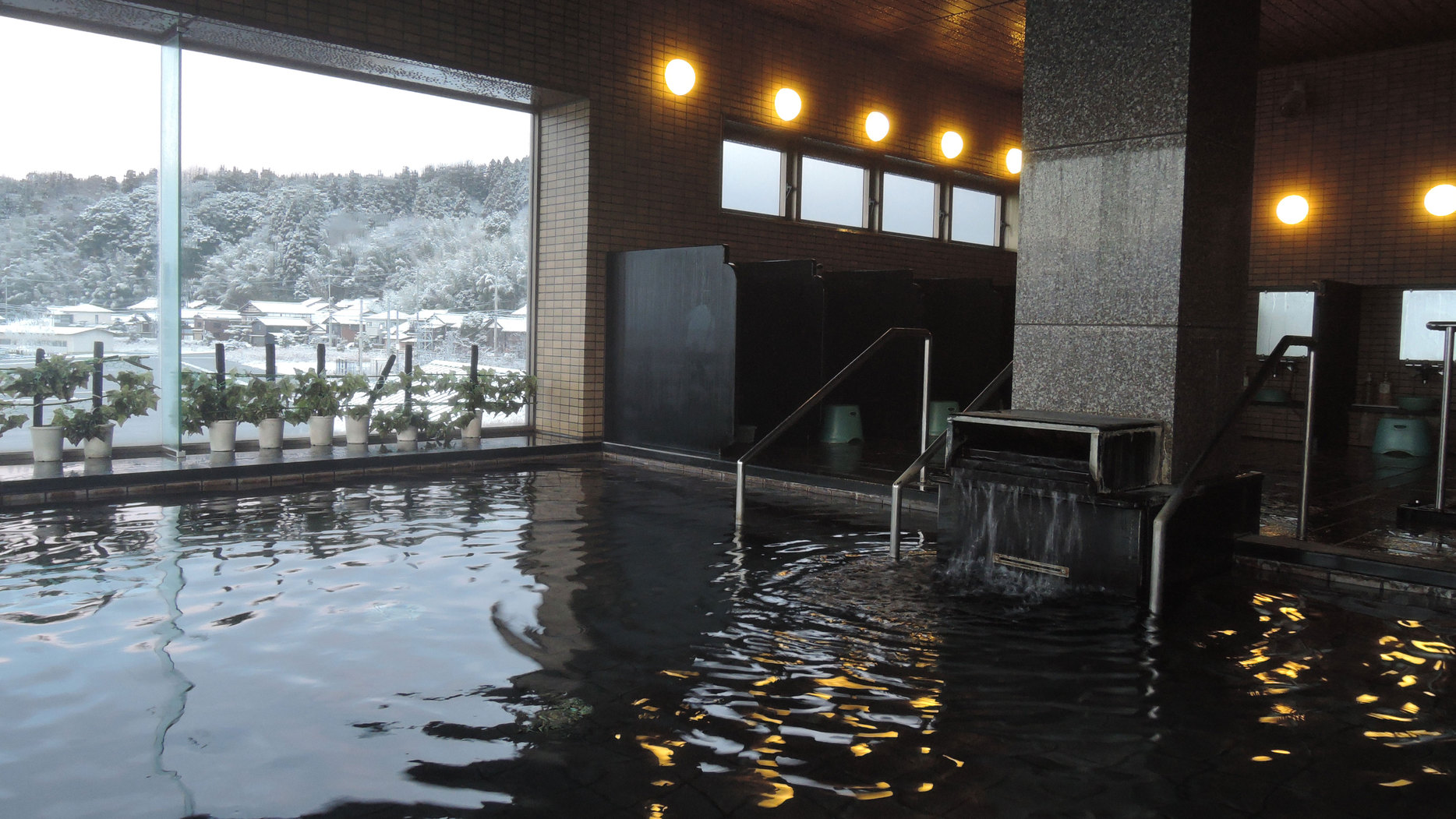 *お風呂/海を隔てるものがない為、日本海を一望！水平線から昇るサンライズも格別な味わいです♪