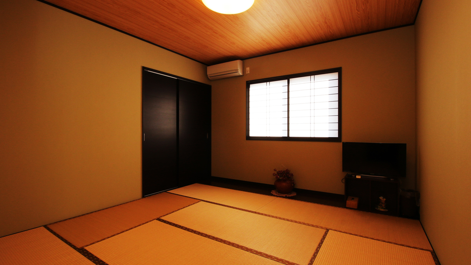 【和室8畳】落ち着いた雰囲気の和室でゆっくりお休み下さい