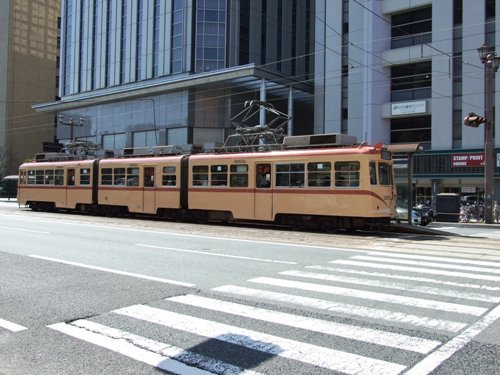 【路面電車】路面電車の博物館と言われるくらい、新旧様々な路面電車が広島市内を走ります♪