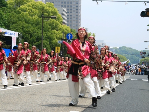 【フラワーフェスティバル】このパレードを見に全国からたくさんの人が集まります♪
