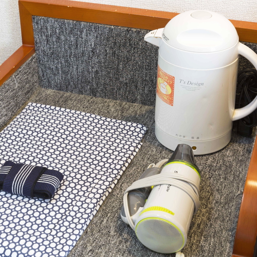 お部屋/シングルルーム｜浴衣、ドライヤー、ポット