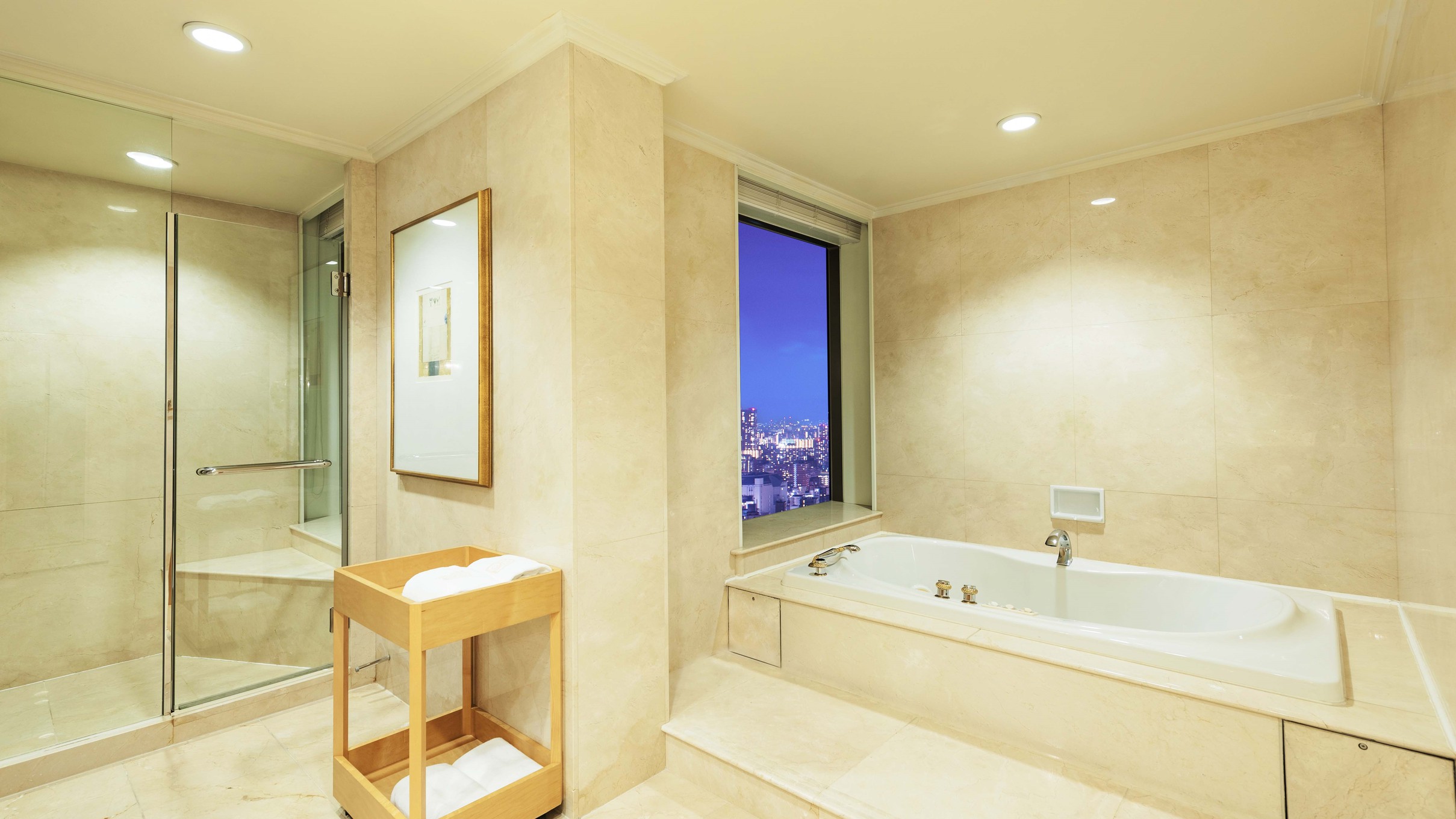 【クラブフロア】最上階34階クラブクラウンスイート（バスルーム）