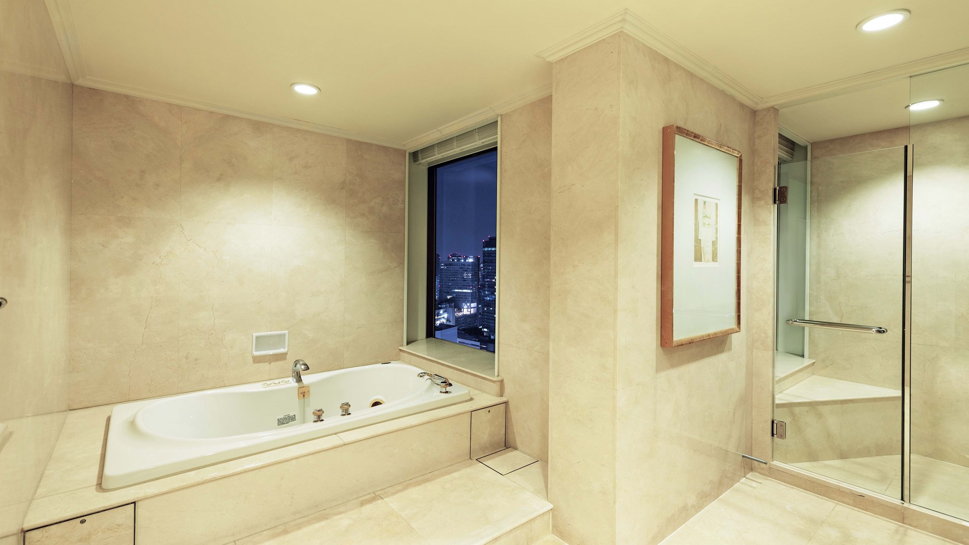 【クラブフロア】最上階34階クラブプレジデンシャルスイート（バスルーム）