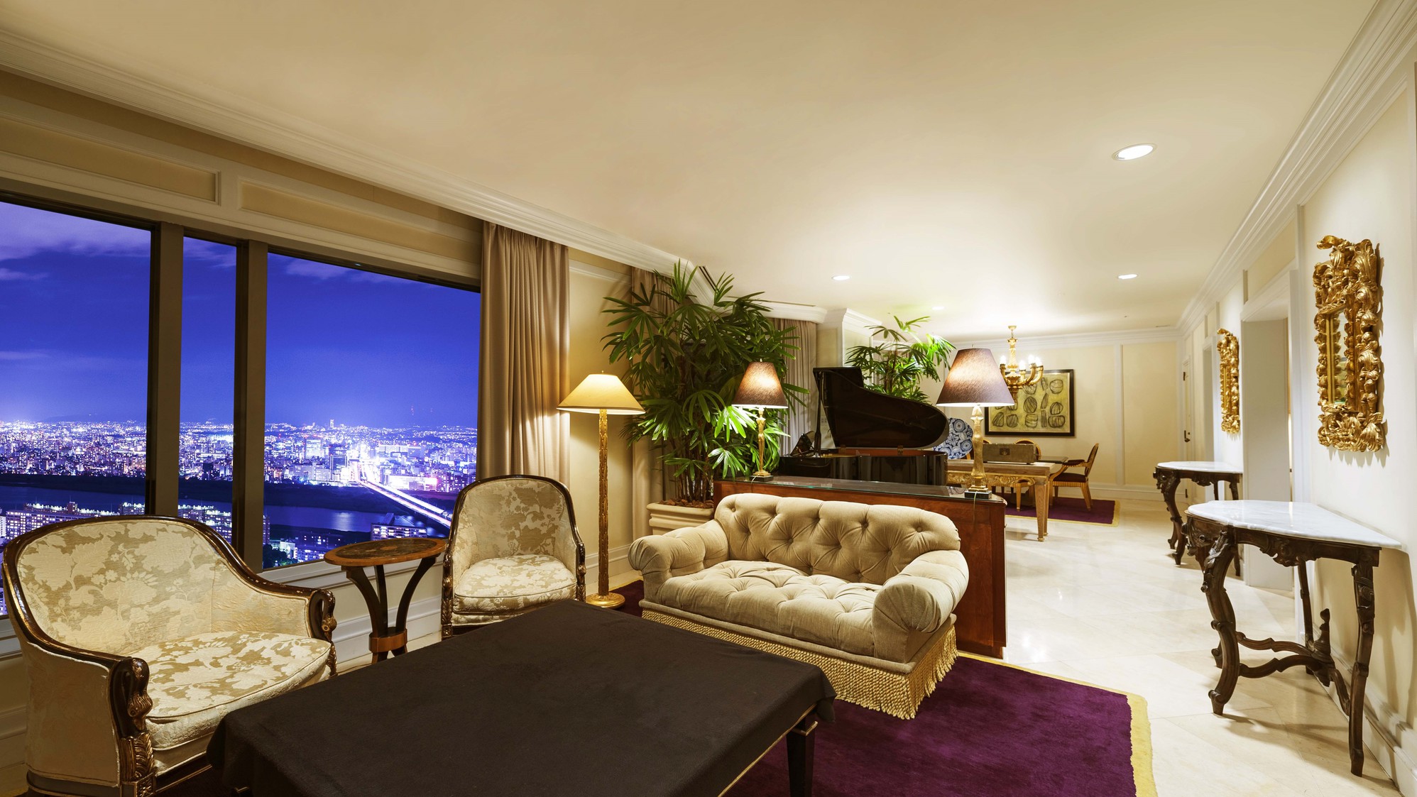 【クラブフロア】最上階34階クラブプレジデンシャルスイート（リビング）