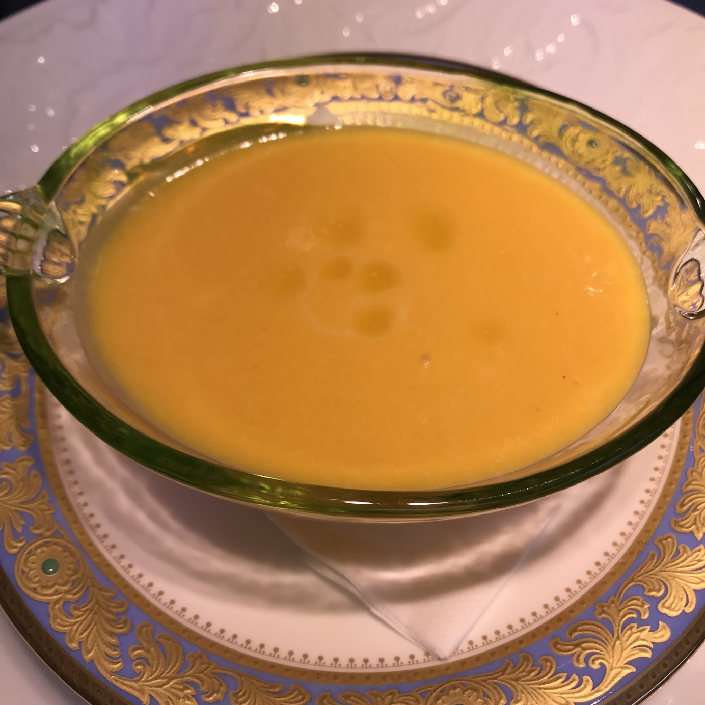 バターナッツカボチャの冷製クリームスープ