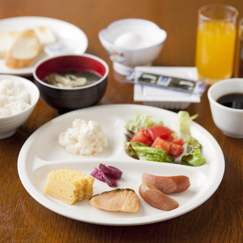 朝食ライトバイキングは無料でご利用いただけます