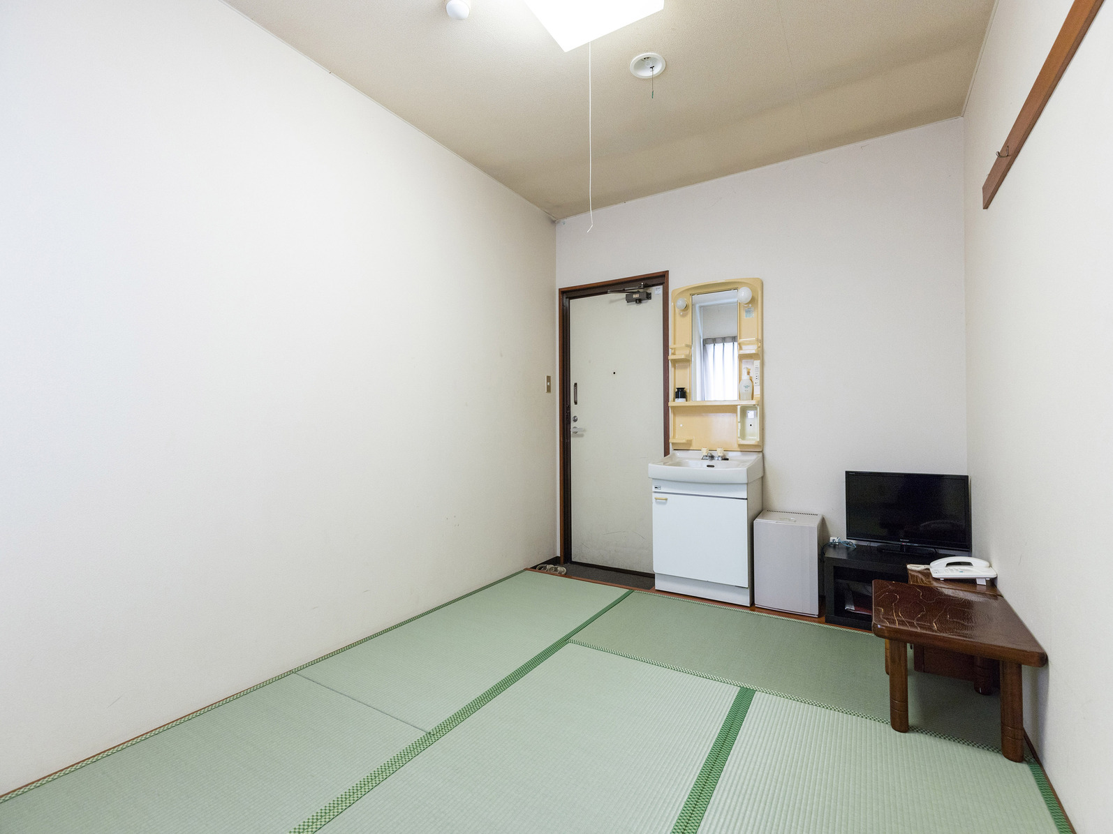 和室1名様向け（バストイレなし） ※シンプルなお部屋で快適にお過ごし頂けます♪