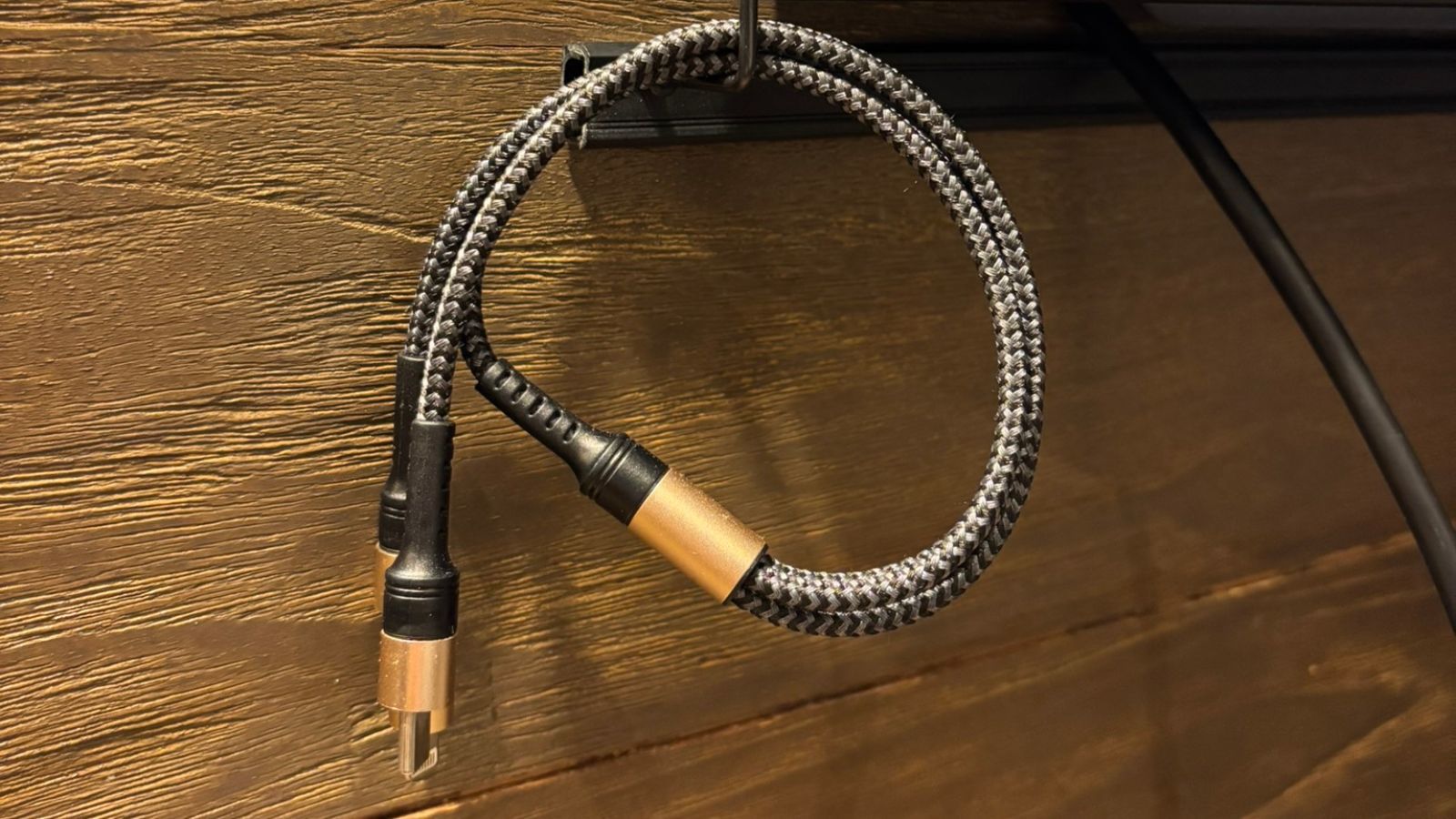 デスク携帯充電器