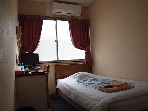 シングルルーム洋室