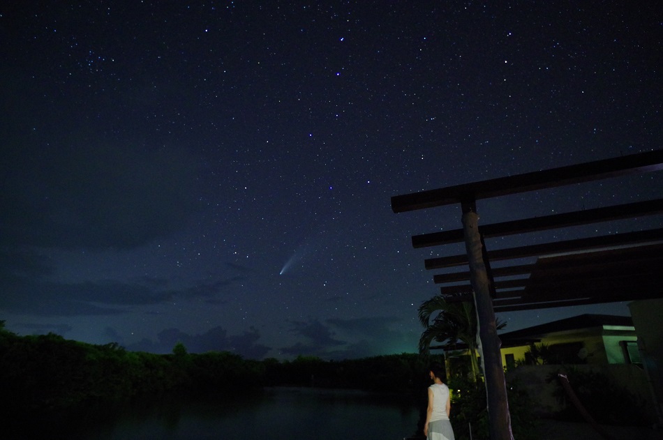 テラスからネオワイズ彗星と北斗七星