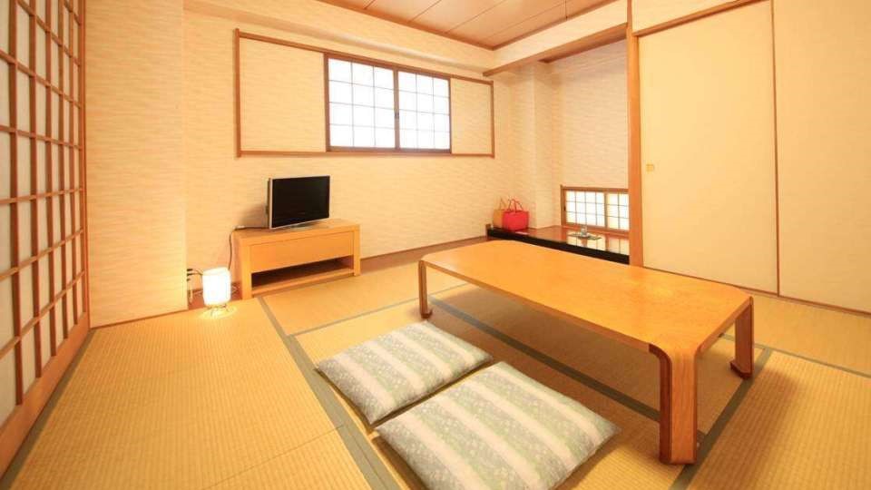 【ファミリールーム】和室が2部屋。布団を敷いて修学旅行気分♪