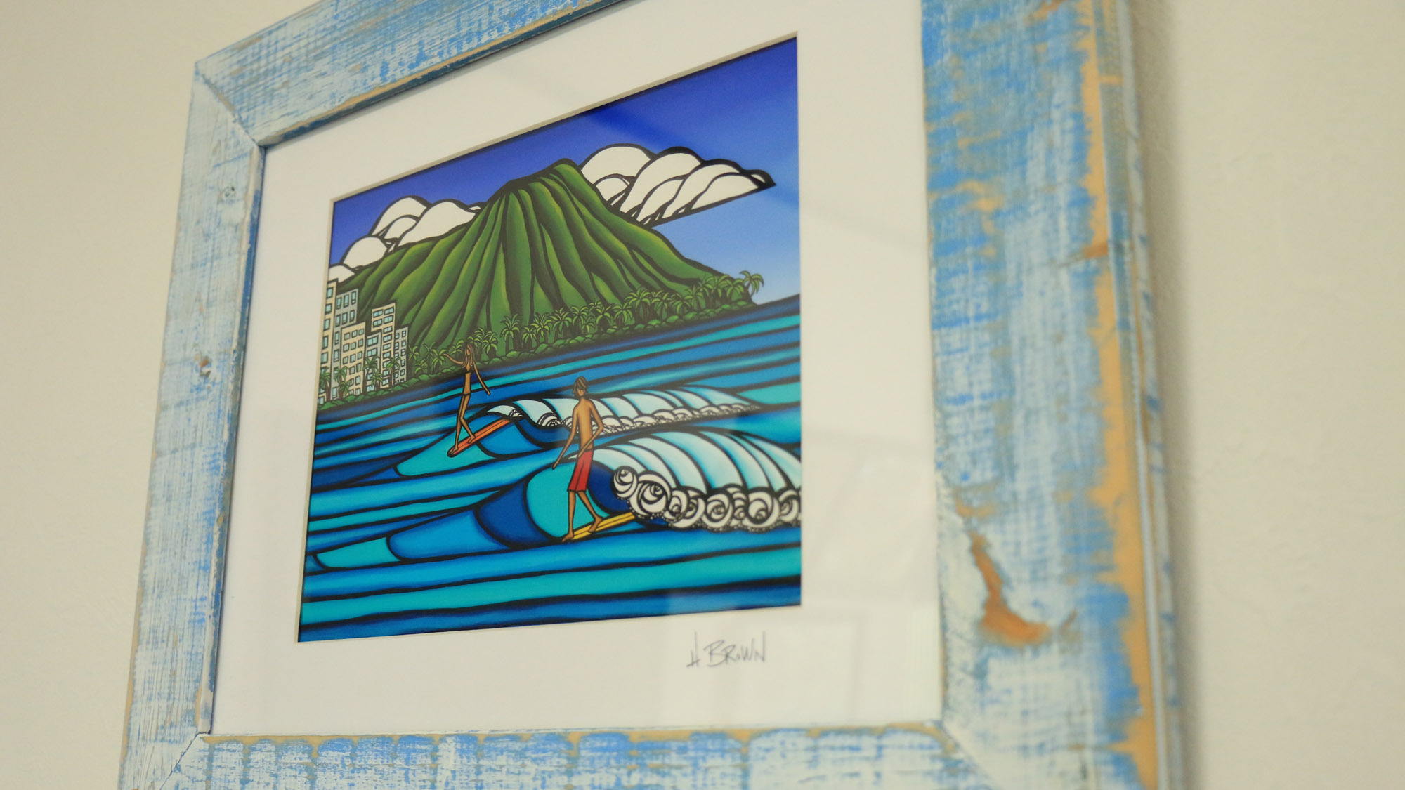 【館内】若旦那はサーフィン大好き！！お客様からもらったハワイのアート作品です