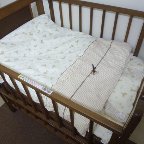 ベビーコット（お入れできるお部屋は限定となります）