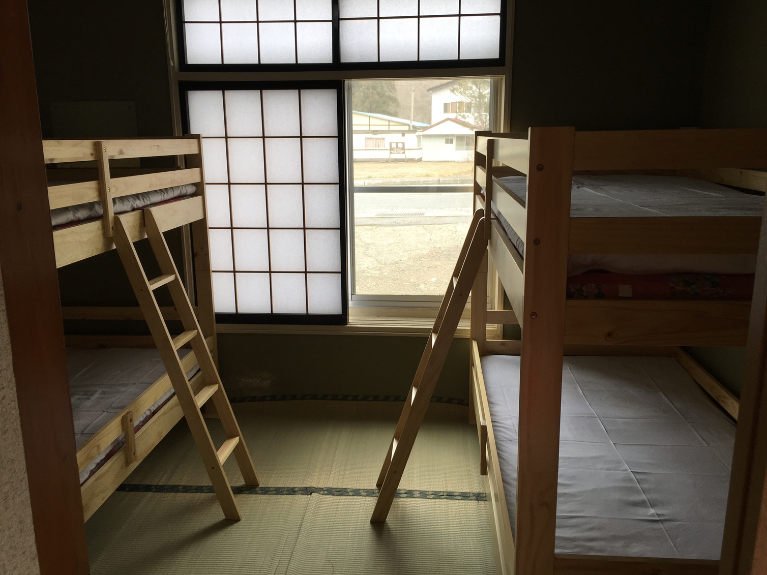 エアコン付四人様用客室