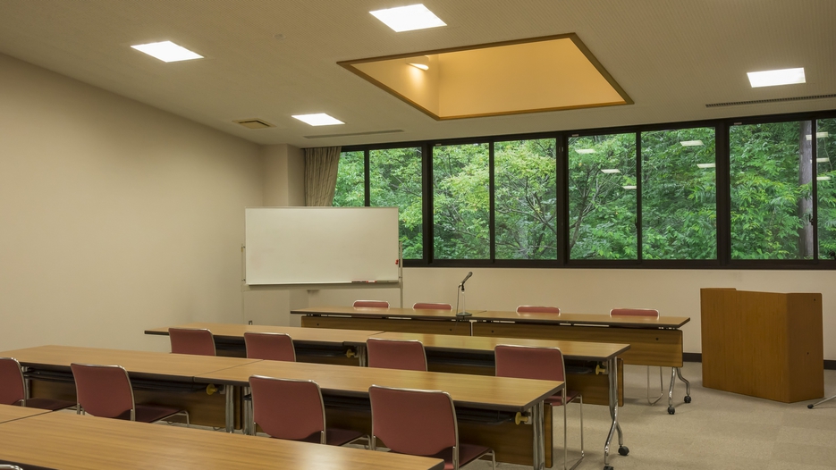 会議室もあり、様々な目的に合わせてご利用いただけます