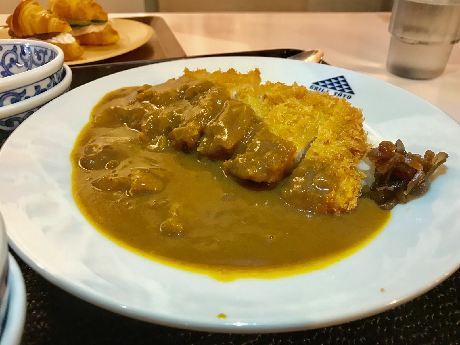 魚河岸食堂の朝食カツカレー（東都グリル）