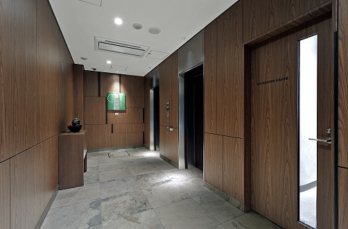 １階エレベーターホール