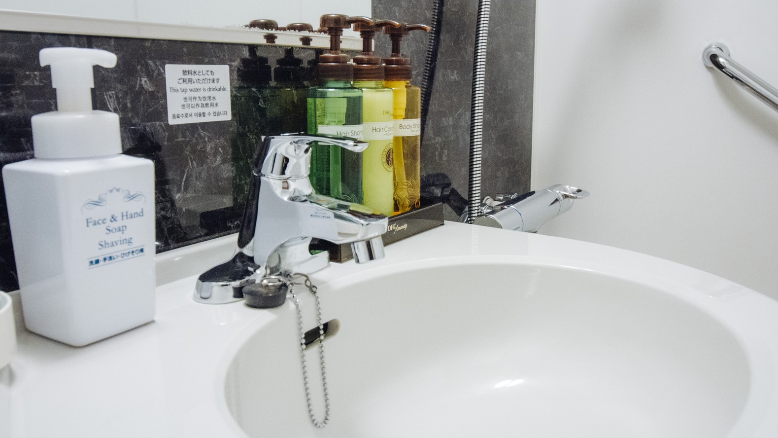 洗面台スペース（セミダブルルーム）