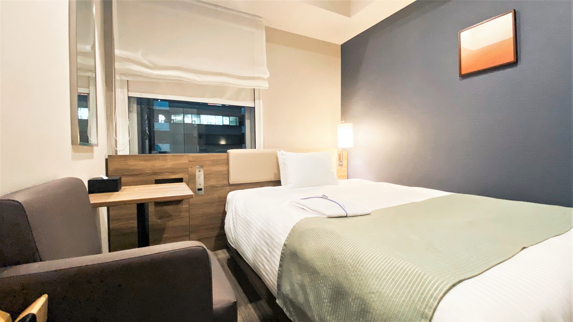 EXセミダブルB12.5㎡眺望・日当り良好ミニテーブル・シングルソファ完備