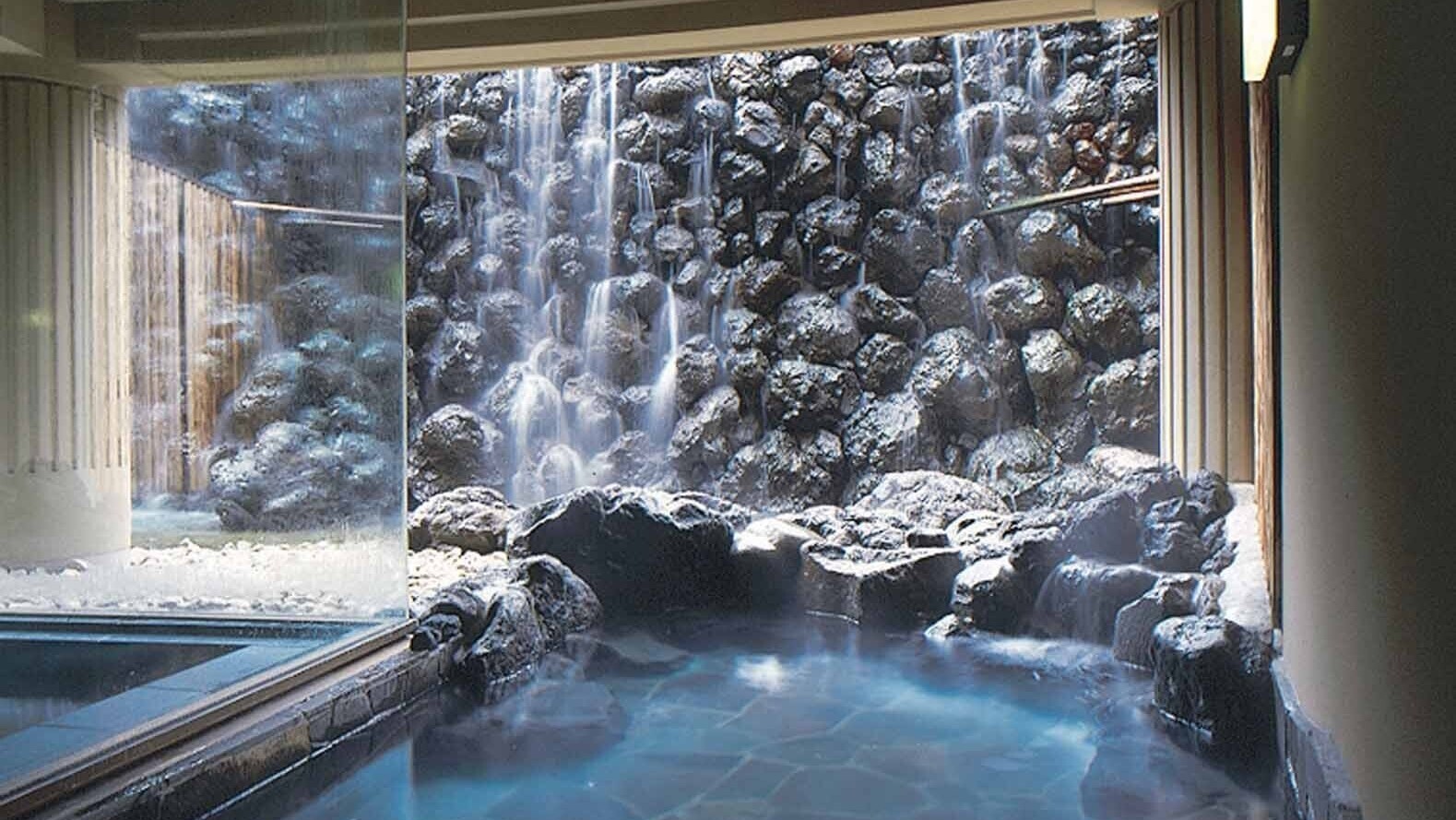 温泉大浴場（営業時間 5:00〜10:00、15:00〜24:00）