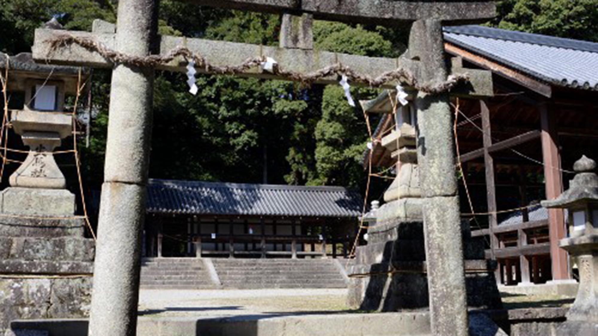 ・【周辺】往馬大社/生駒神社とも呼ばれています。1500年の歴史を持っています。