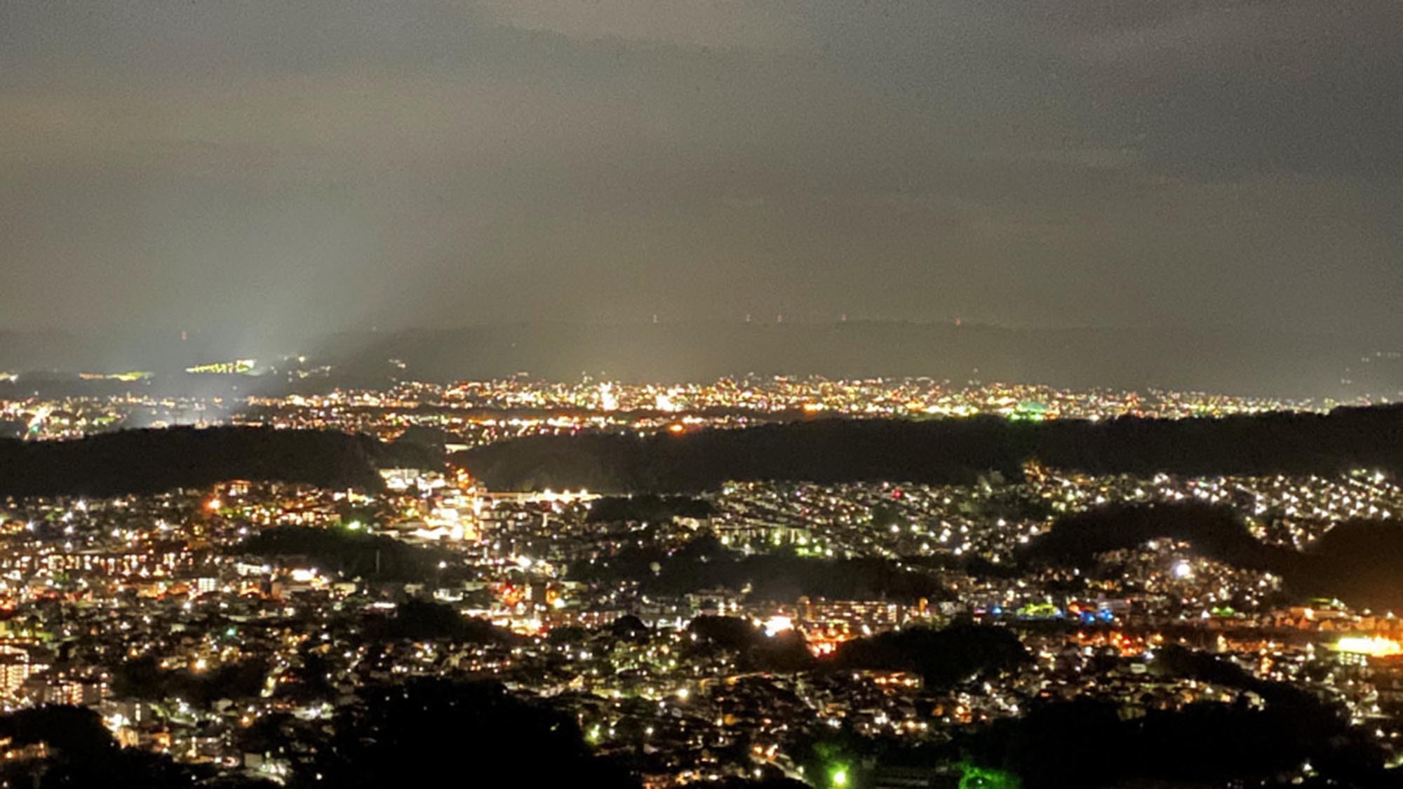 ・お部屋から一望できる夜景