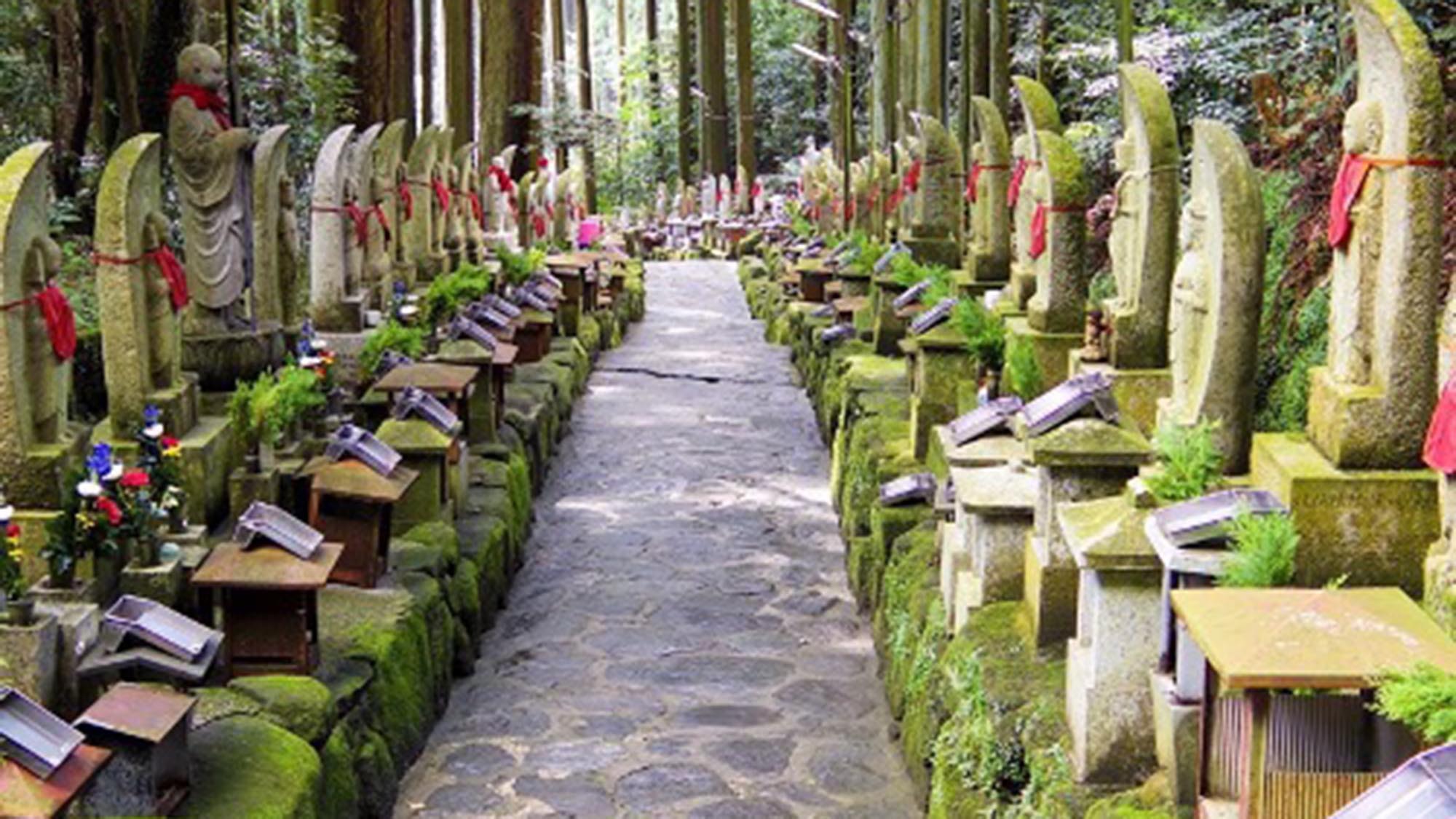 ・【周辺観光】宝山寺奥の院へ続く参道