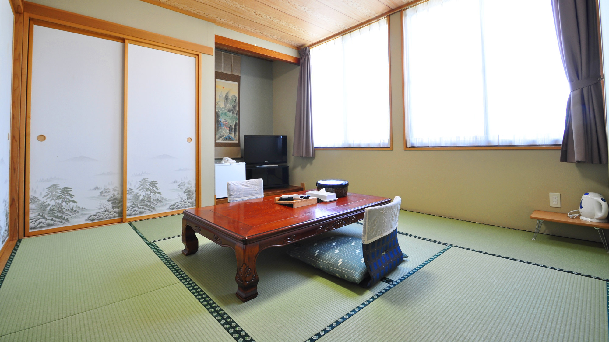 【和室8畳】落ち着いた雰囲気でゆったりと過ごせます