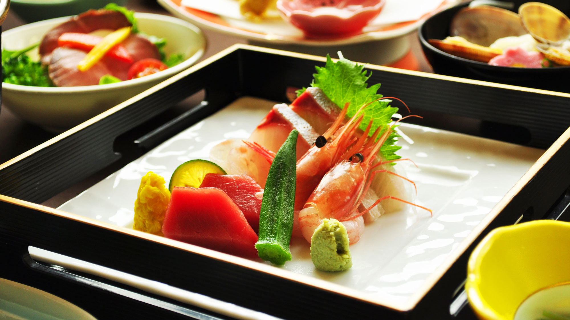 【ご夕食一例：くまげらプラン】旬の魚を使用したお刺身をお楽しみください。