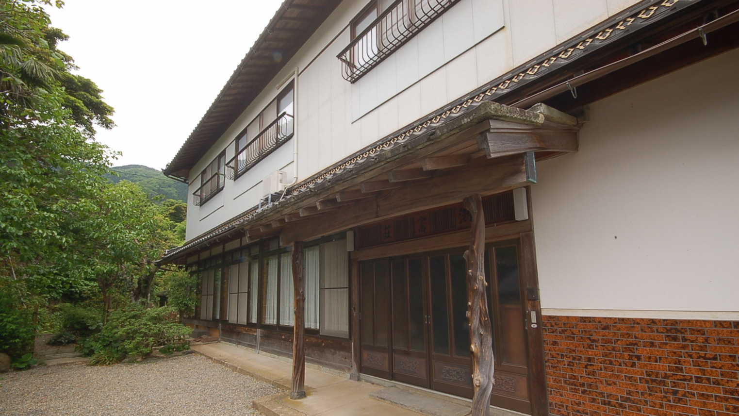 *【宿外観】伝統を感じさせる日本家屋