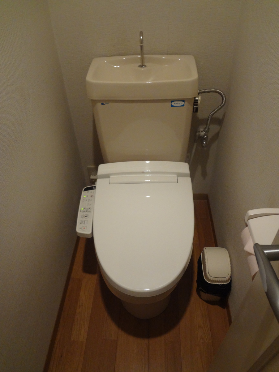 【エコノミーフロア】共有トイレ