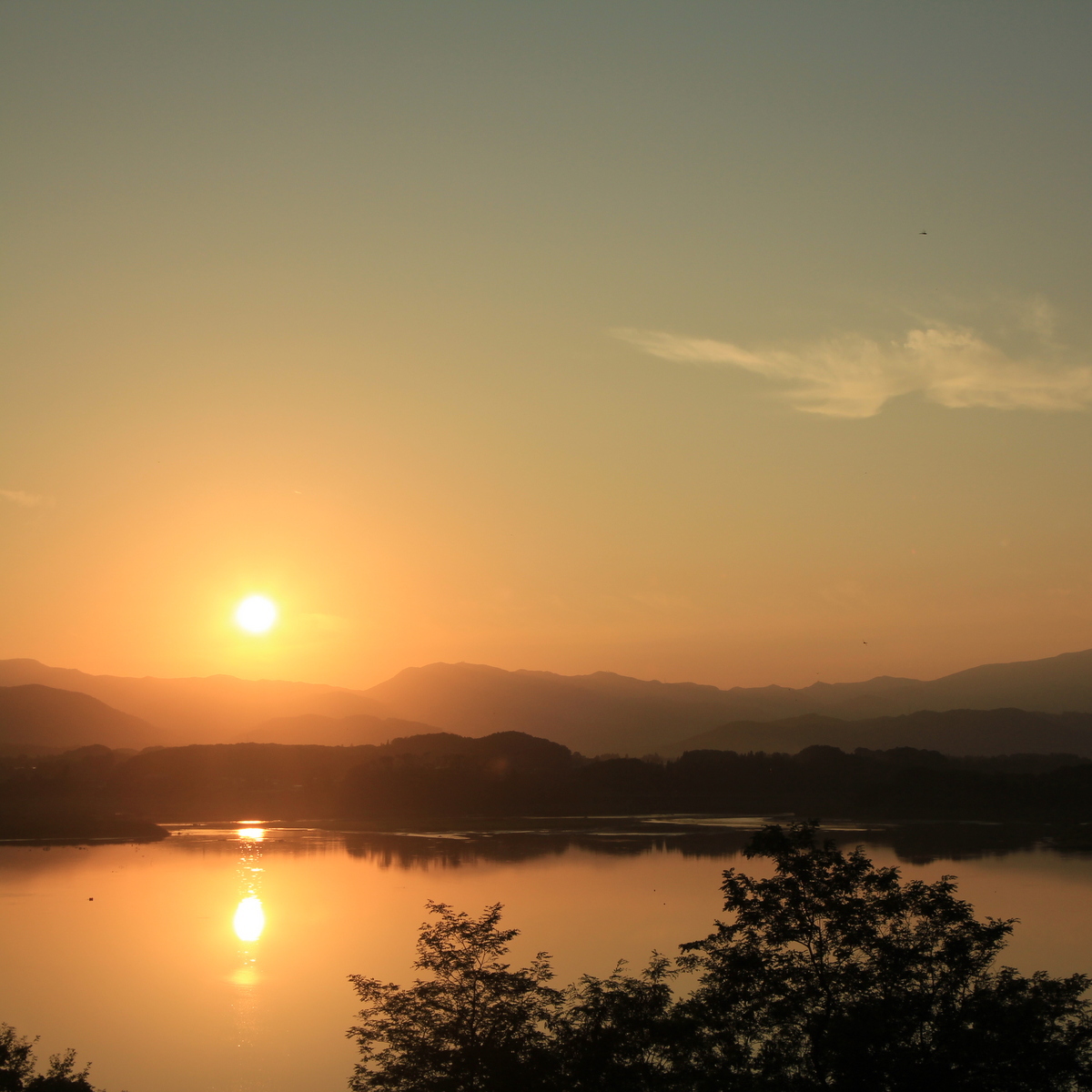 御所湖の夕日