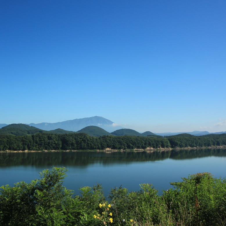 岩手山・七つ森・御所湖を望む