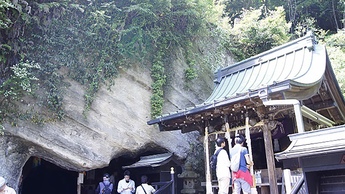 【周辺】宇賀福神社(銭洗弁財天)