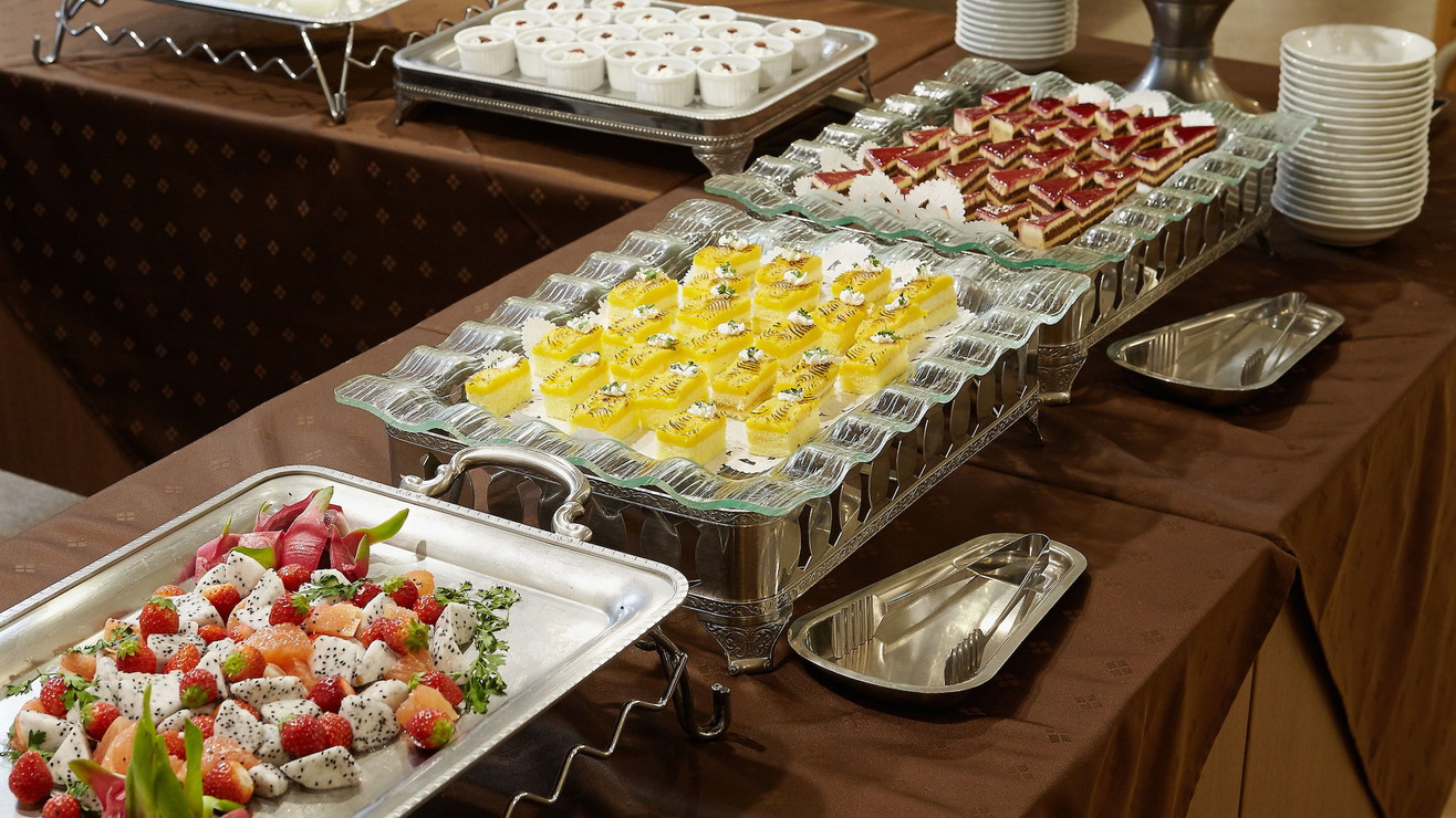 【夕食ビュッフェ一例】デザートコーナー