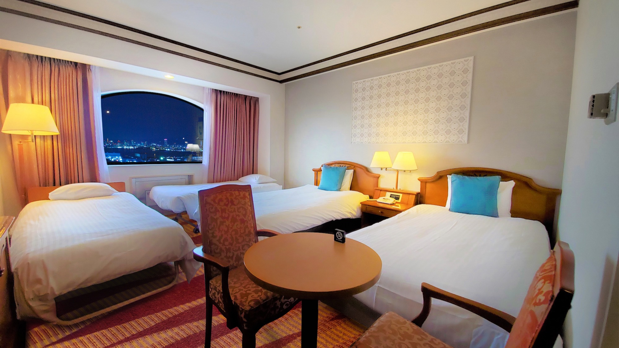 フォースルーム