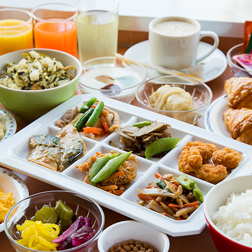 **【朝食バイキング】和洋食どちらもしっかりとご用意！お腹いっぱい食べてください！